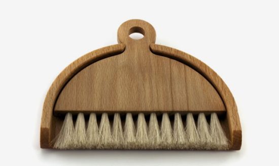 iris-table-brush-and-dustpan_2
